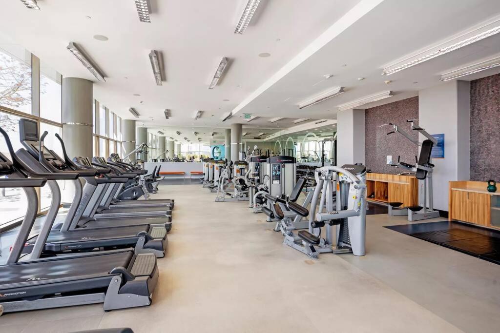 Апартаменти Lovely Upscale High Rise Private Parking & Pool Лос-Анджелес Екстер'єр фото
