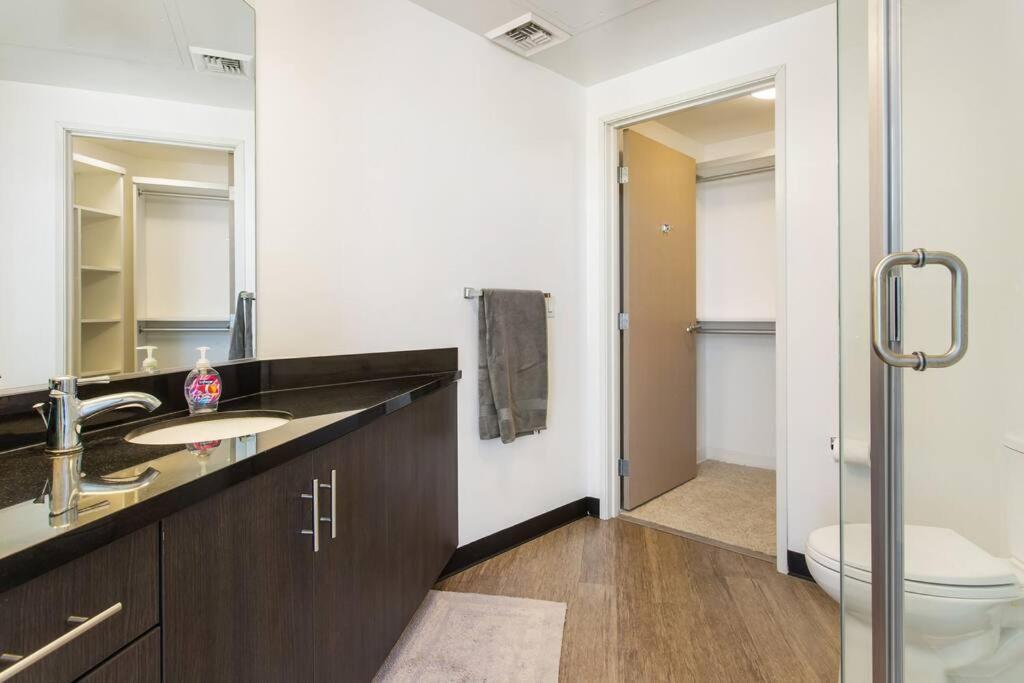 Апартаменти Lovely Upscale High Rise Private Parking & Pool Лос-Анджелес Екстер'єр фото