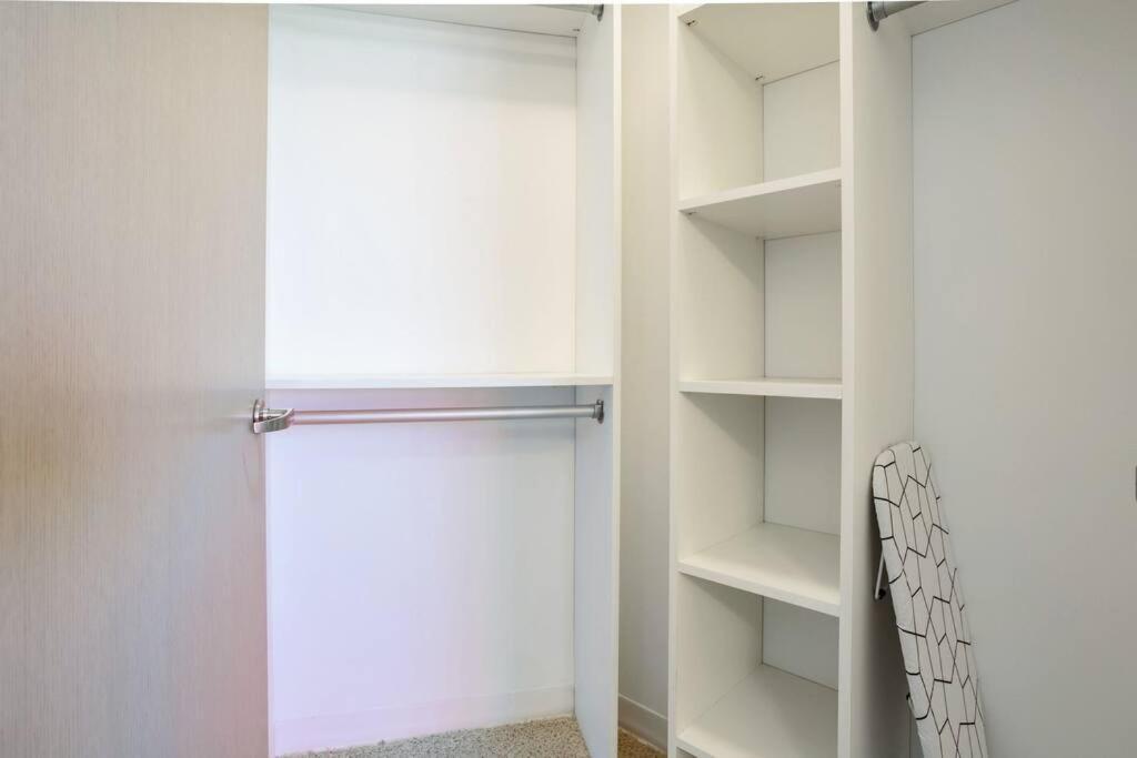 Апартаменти Lovely Upscale High Rise Private Parking & Pool Лос-Анджелес Екстер'єр фото