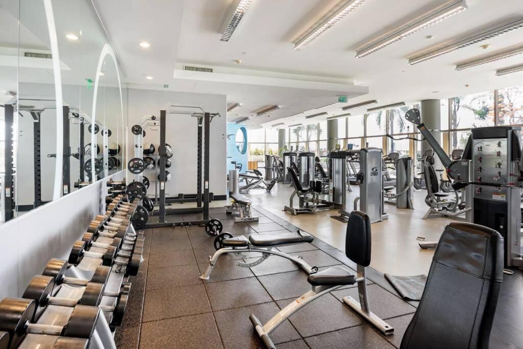 Апартаменти Lovely Upscale High Rise Private Parking & Pool Лос-Анджелес Екстер'єр фото