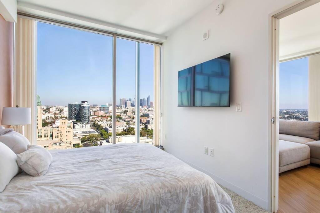 Апартаменти Lovely Upscale High Rise Private Parking & Pool Лос-Анджелес Екстер'єр фото