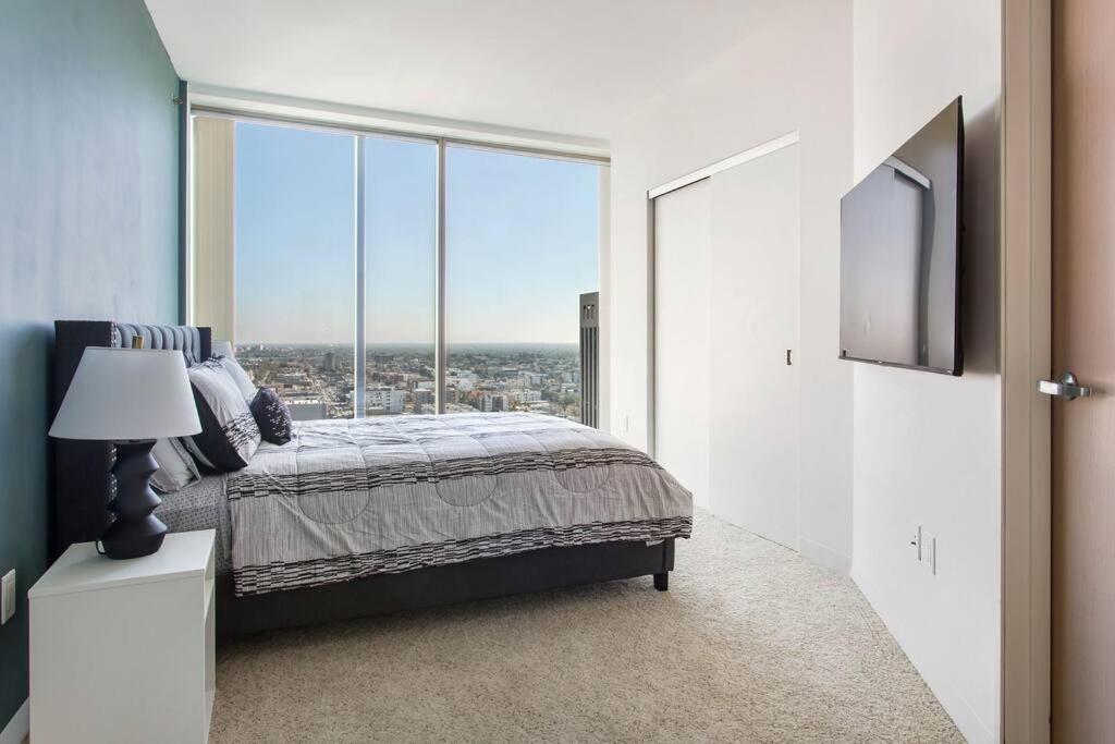 Апартаменти Lovely Upscale High Rise Private Parking & Pool Лос-Анджелес Екстер'єр фото