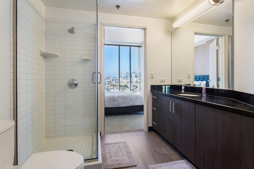 Апартаменти Lovely Upscale High Rise Private Parking & Pool Лос-Анджелес Екстер'єр фото
