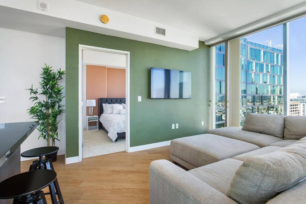 Апартаменти Lovely Upscale High Rise Private Parking & Pool Лос-Анджелес Екстер'єр фото